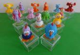 caixa de acrilico com personagens da galinha pintadinha